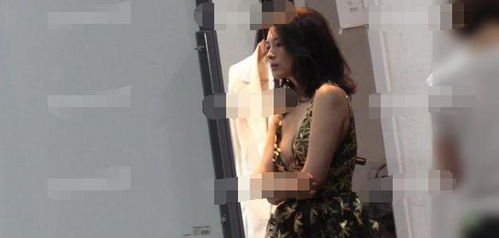 章子怡近照曝光，時尚造型顯身材微凸引猜測